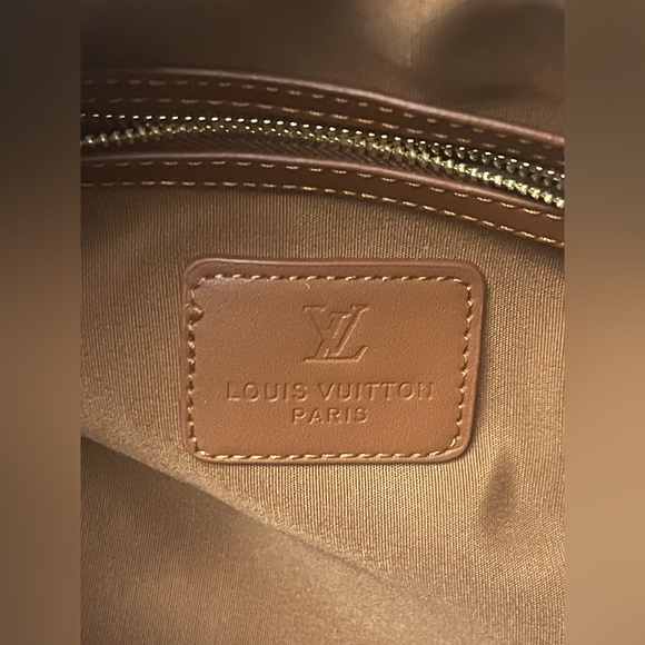 25cm Green Flower Speedy W/ Additional Small Pouch - Picture 9 of 13